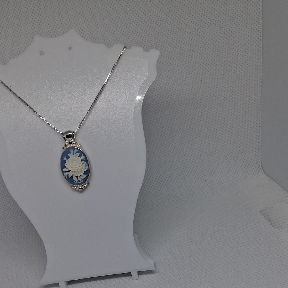 Cameo Blue and Silver Floral Pendant Necklace
